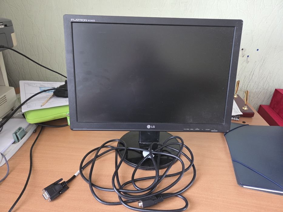 Продам монитор  LG FLATRON