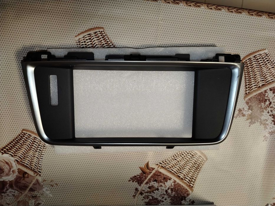 Продавам оригинална медия, навигация за KIA K5