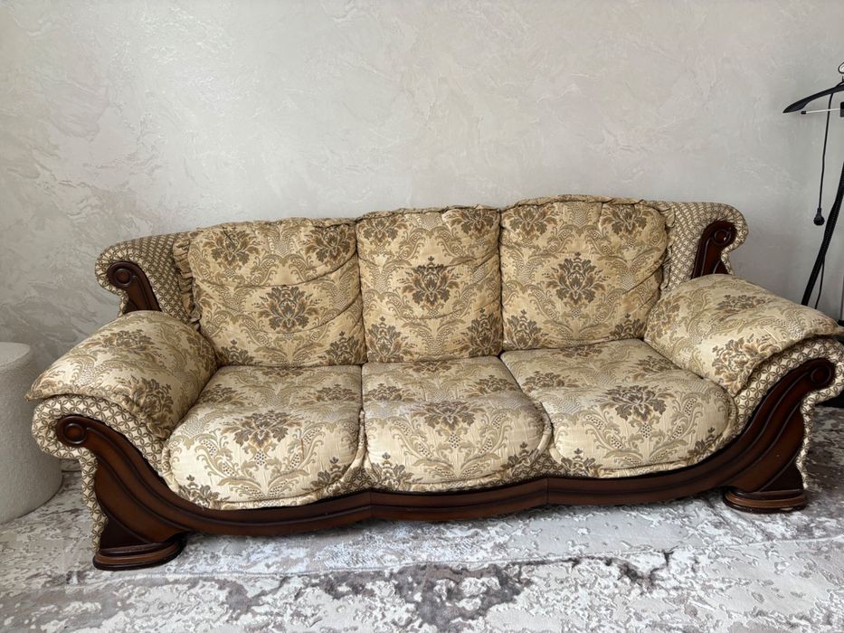 Продам мягкий уголок недорого