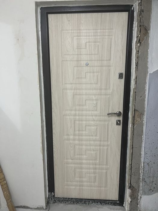 Дверь входная металлическая