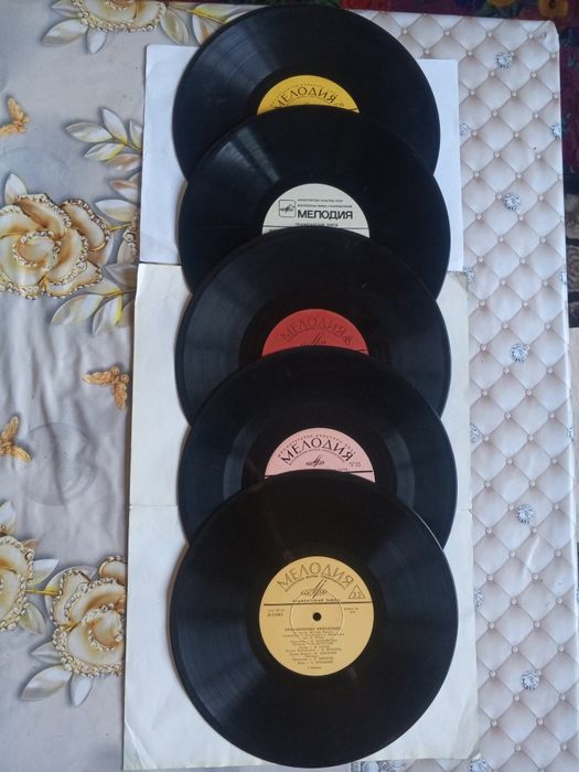 Пластинкалар сотилади