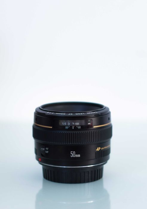 Canon 50mm f 1.4 impecabil si foarte sharp