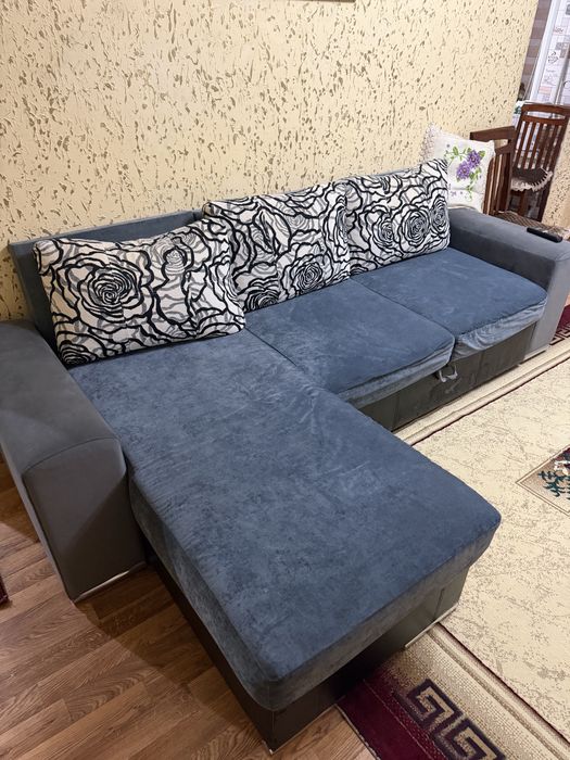 Продам Диван шатура