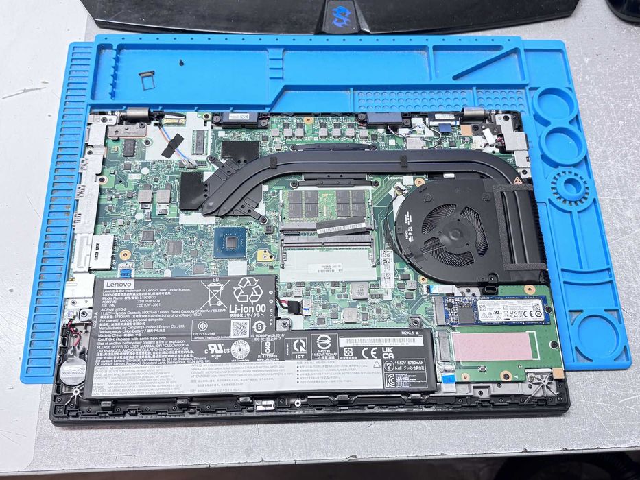 реновиран Mobile Workstation Lenovo ThinkPad P15v 15.6" i7-10850H 32GB 1TB клас А с Гаранция