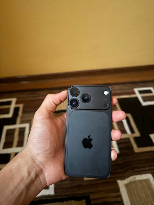 Iphone xs 17 pro black edition qilingan