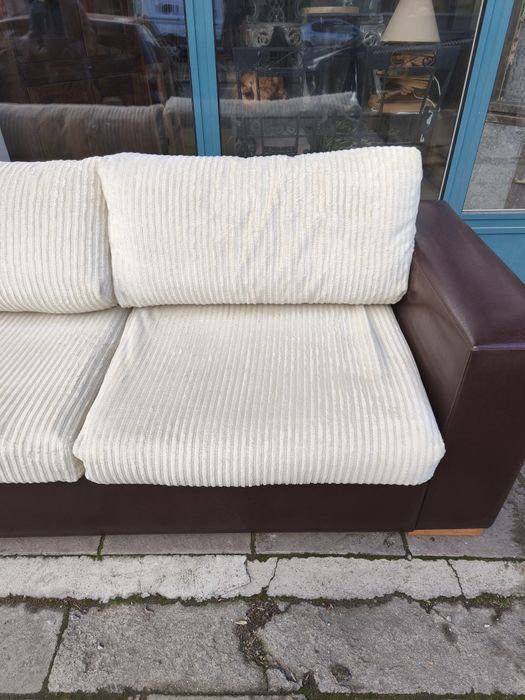 Красив кожен диван