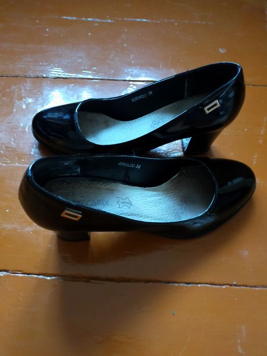 Туфли 38 размер !!