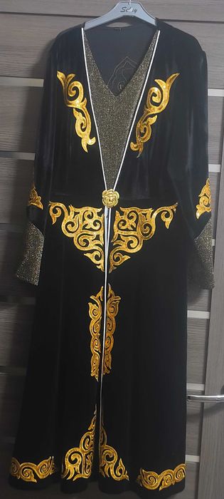 Платье с национальным орнаментом