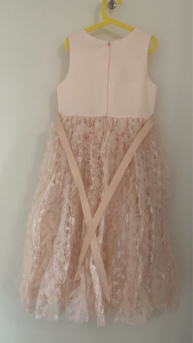 Нарядное Платье на девочку