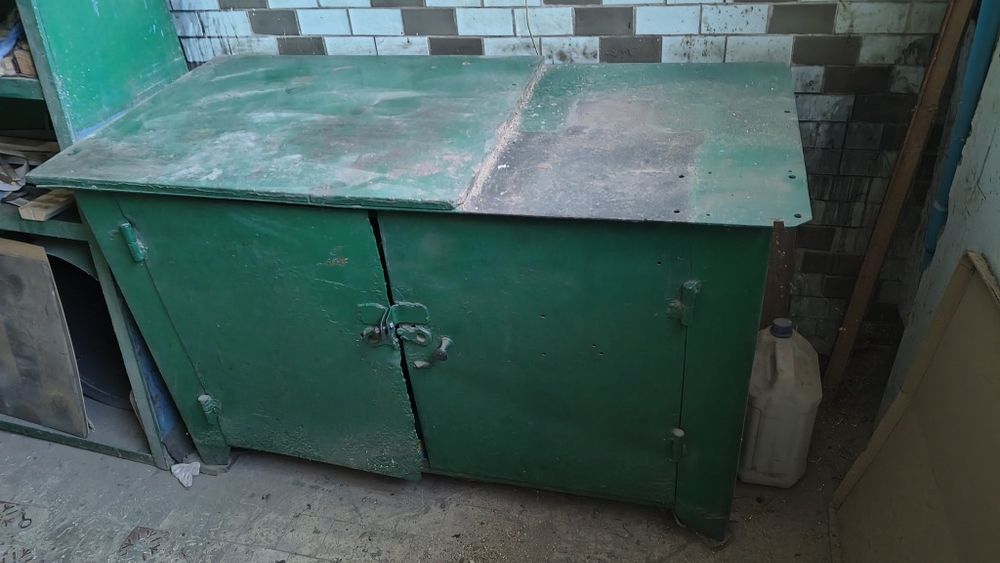 Продам столы слесарные