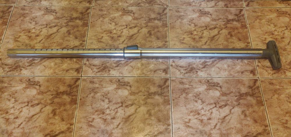 Aspirator fara sac, pe baza de apa, cu accesorii, functional