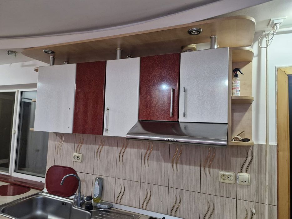 Închiriez apartament cu 2 camere, decomandat ,utilat zona centru