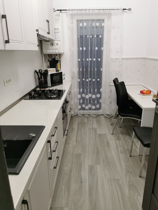 Inchirez apartament în regim hotelier ADORA PARK