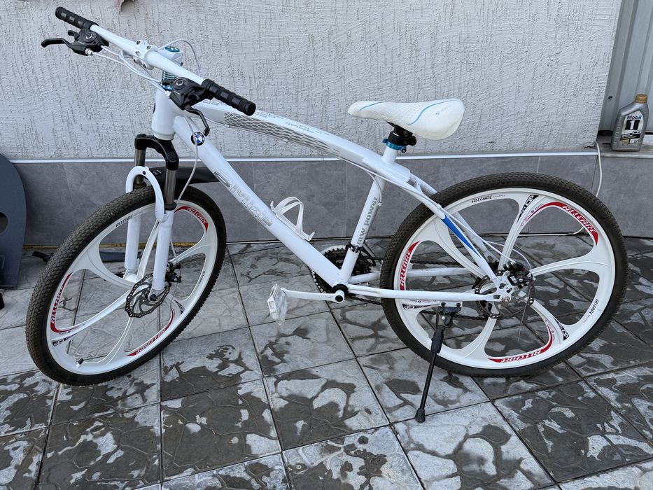 Велосипед BMW, на титановых дисках