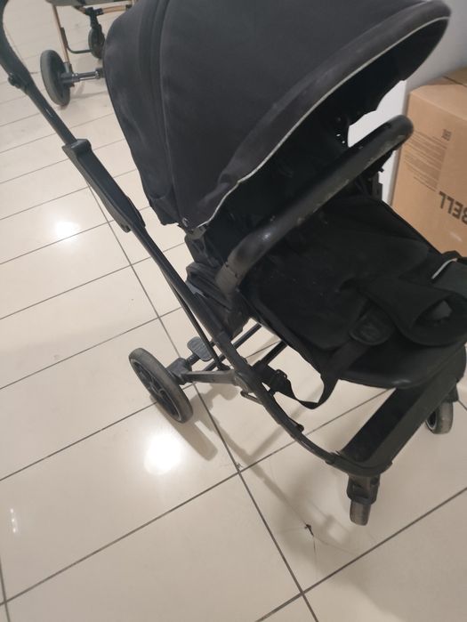 Продам прогулочную коляску