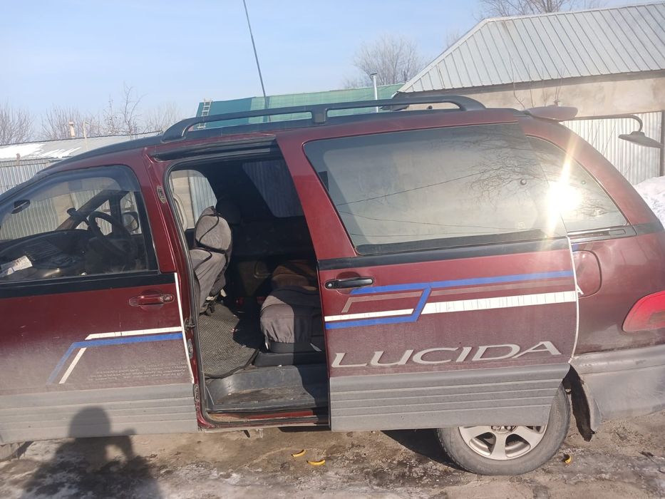 Продам Toyota lusida