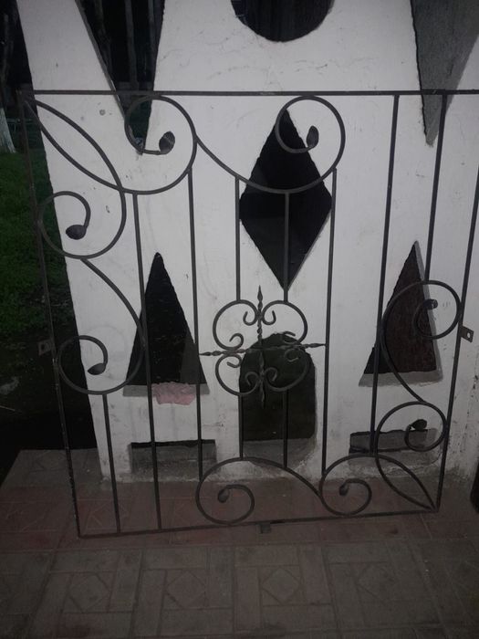 Продам решотку для окна