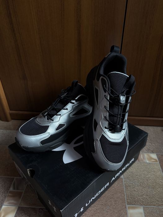 Кроссовки женские UNDER ARMOUR