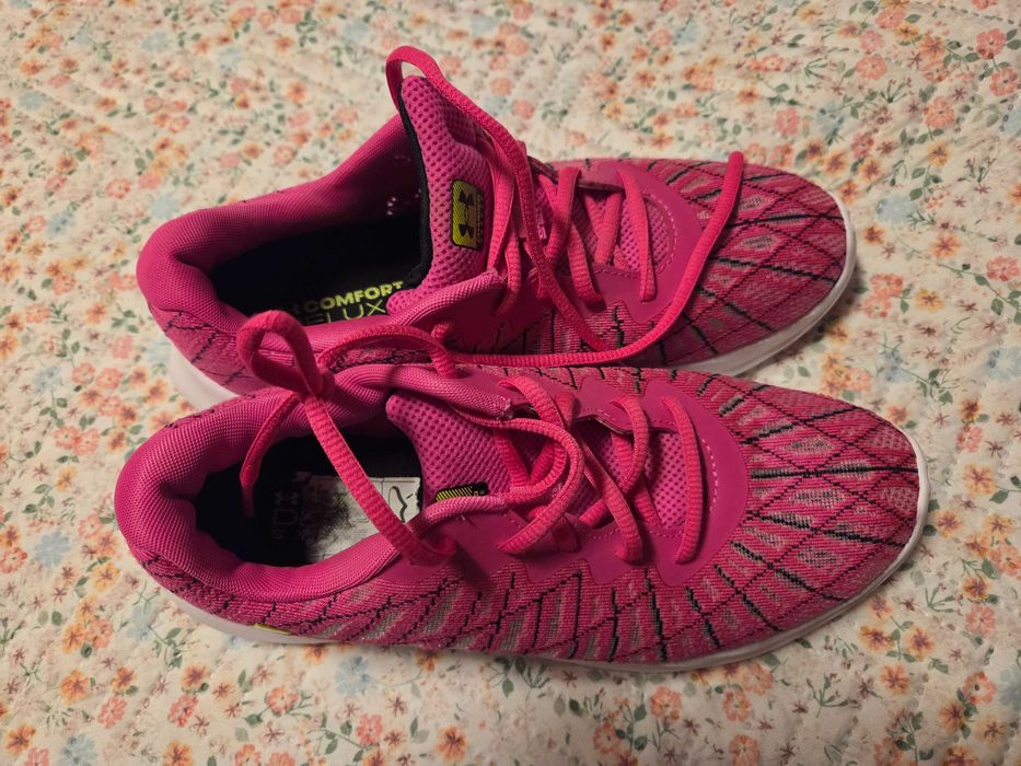 Дамски маратонки Under Armour,  38, 5