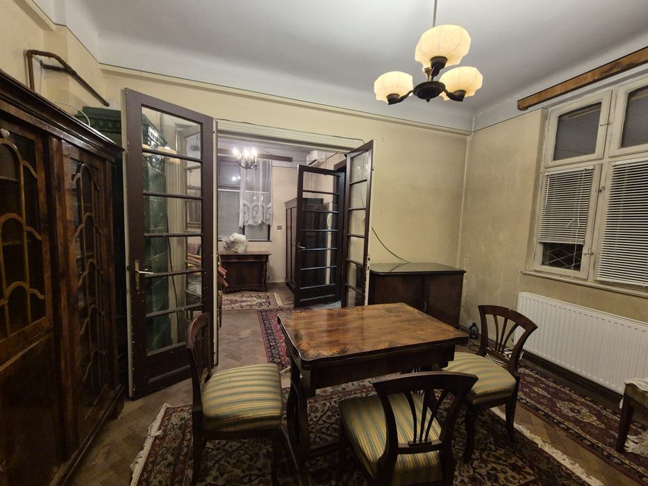 Apartament in vila ultracentral 1 Mai, Pta Victoriei s+p+m, vile tip interbelice
