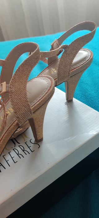 Sandale.elegante material textil