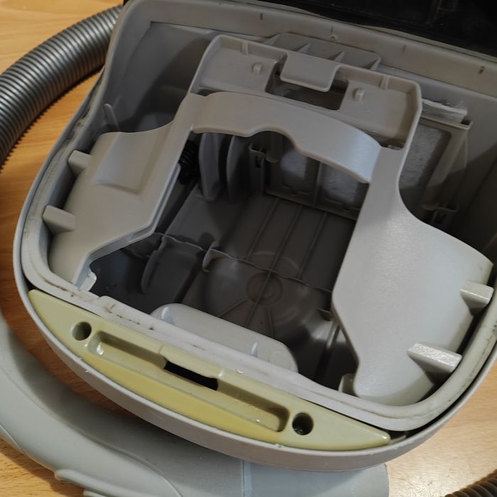 Прахосмукачка Електролукс на части