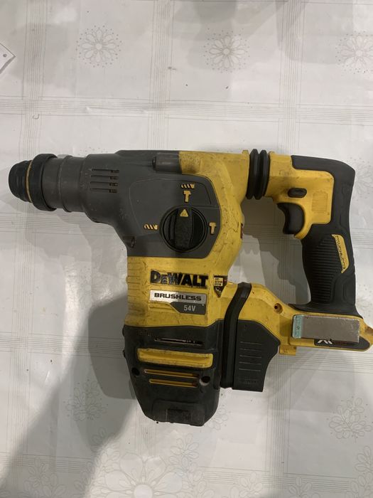 DeWALT DCH 333 пефоратор /54V/безчетков/