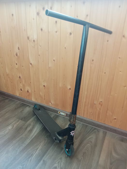 Продам трюковой самокат состояние 6/10
