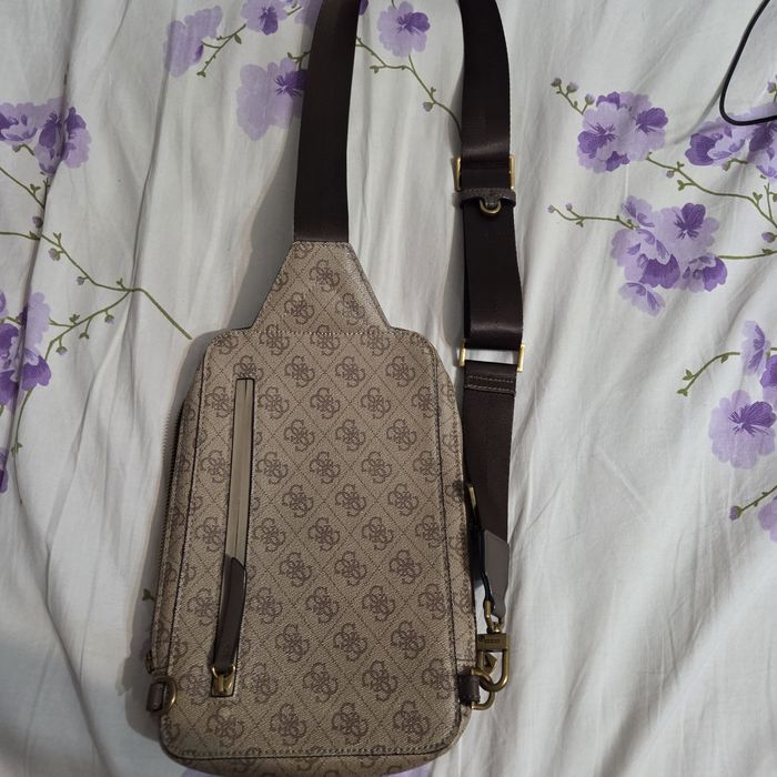 кросс боди guess