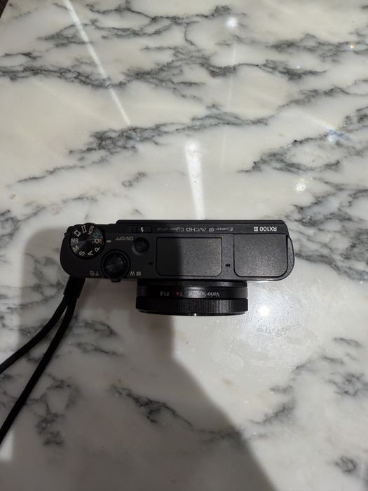 Фотоапарат Sony rx100 iii