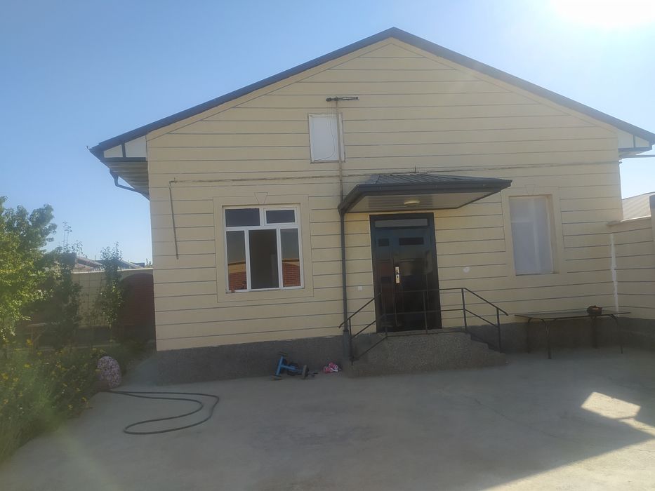 Ozirani tepasidagi yangi katej sotiladi yashash uchun tayor