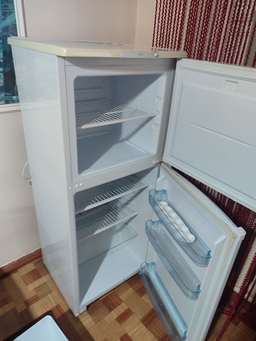 Холодильник сотилади Бирюса янги свежий