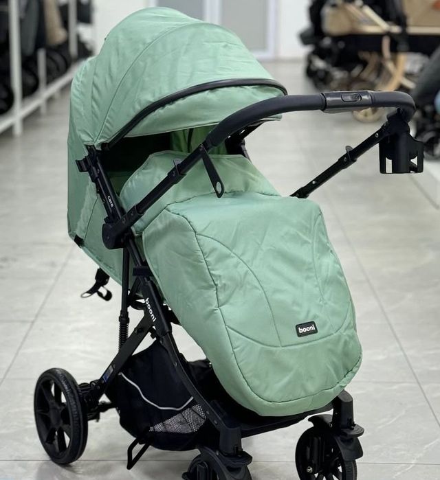 Коляска детская, практически новая