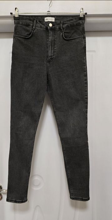 Нови.  Дамски оригинални дънки.  ZARA