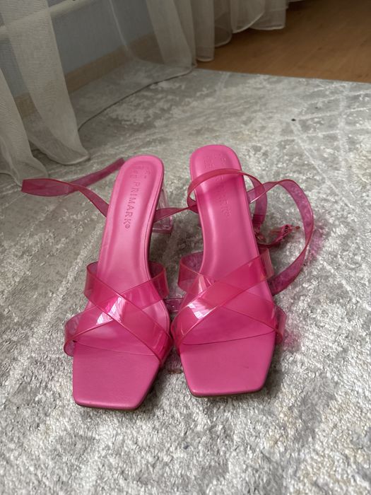 Розови токчета с нисък ток