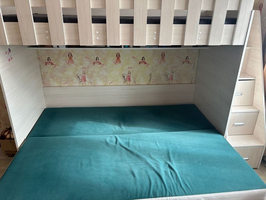 Кровать двухъярусная