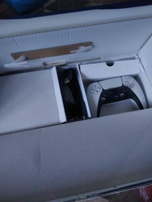 PlayStation 5 в отличном состоянии.