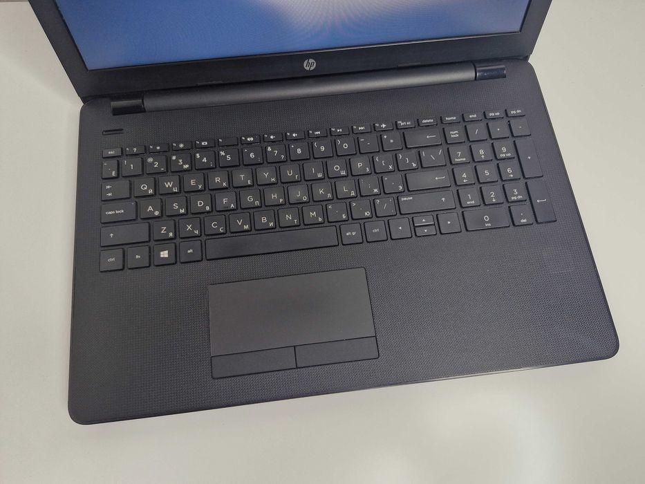 Hp core i3-6. Батарею держит 150 мин