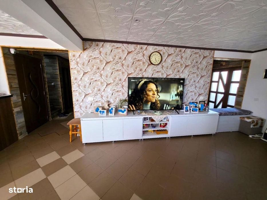 Proprietar vând casa 5 Camere.