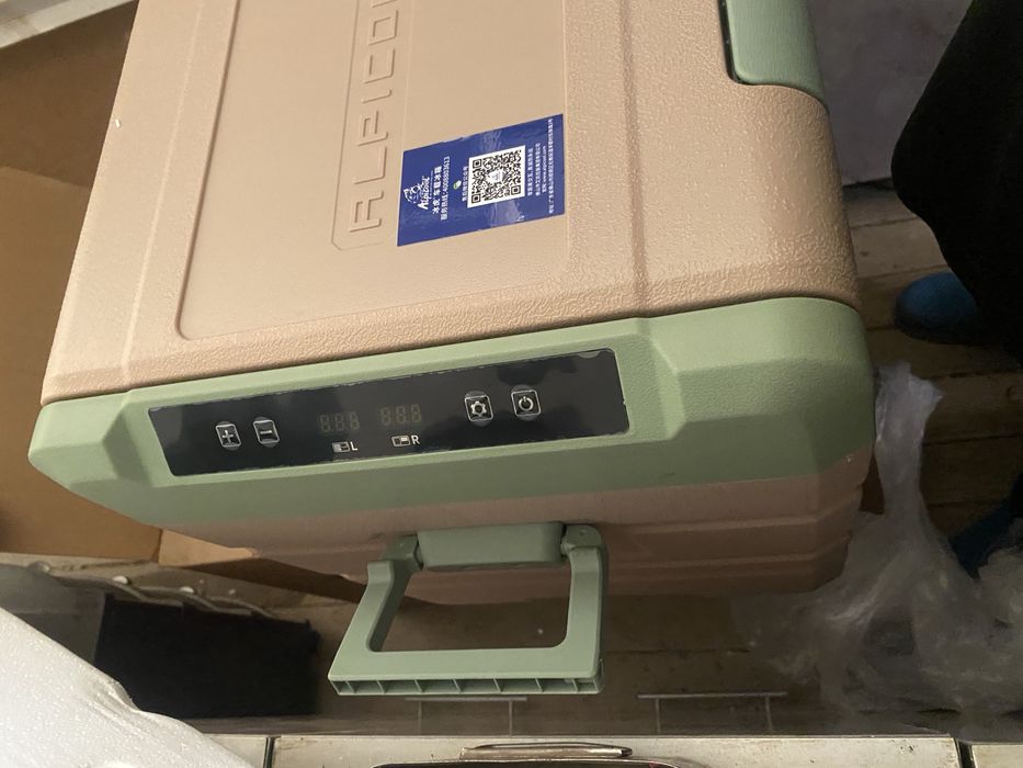 Автохолодилник продам