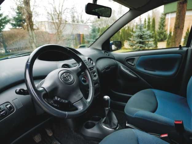 ЧАСТИ Тойота ЯРИС 1999-2005г. Toyota Yaris, цвят син, 1400куб, дизел