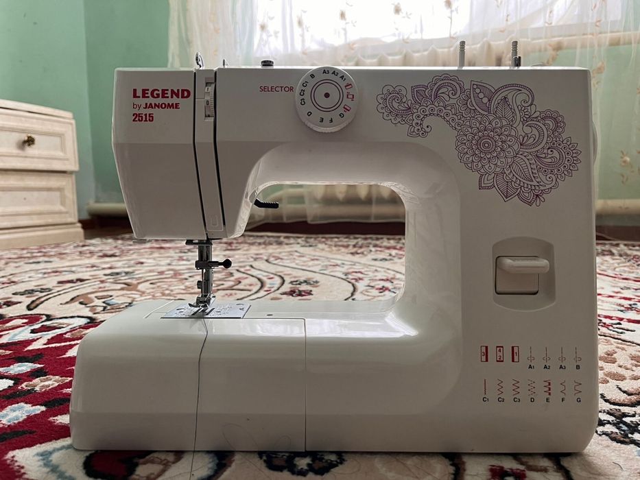 Швейная машина janome