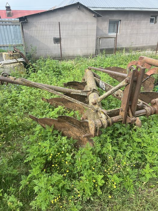 Tractor u650 cu utilaje