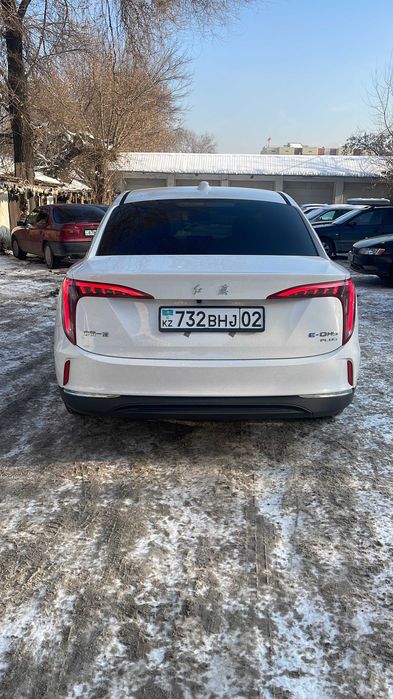 Сдаётся Электромобиль HONGQI E-QM5