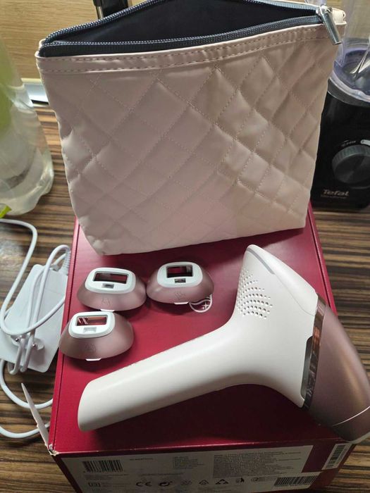 ЧИСТО НОВ Philips Lumea 9900 Series BRI977