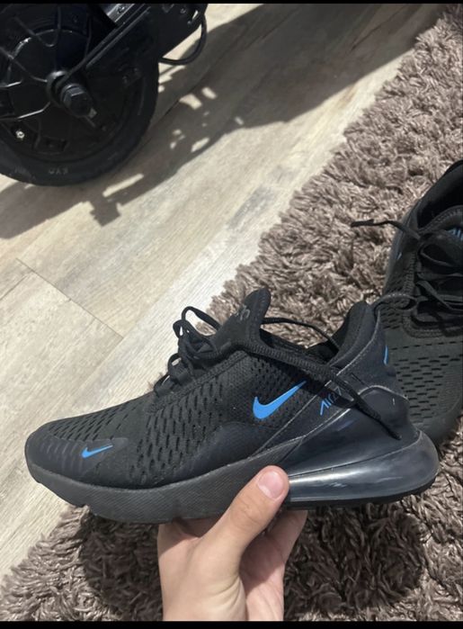 Vand adidasi airmax 270