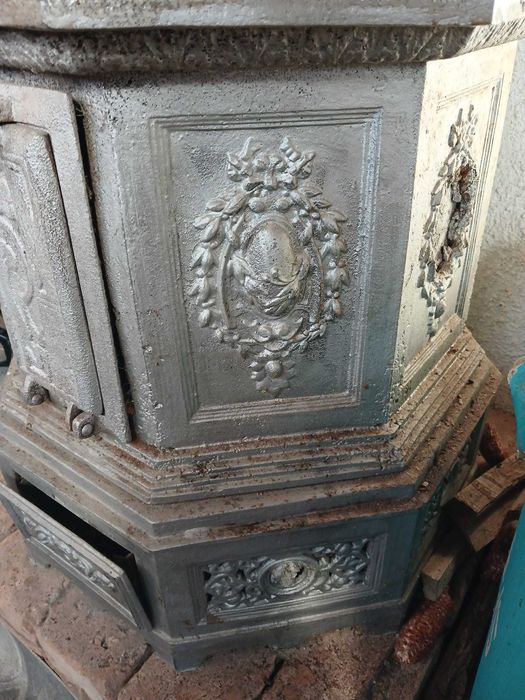 De vanzare soba fonta