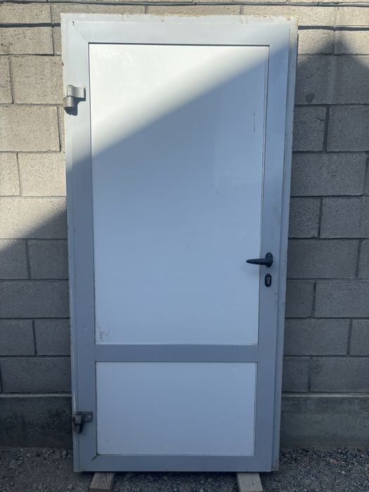 Продам двери не дорого