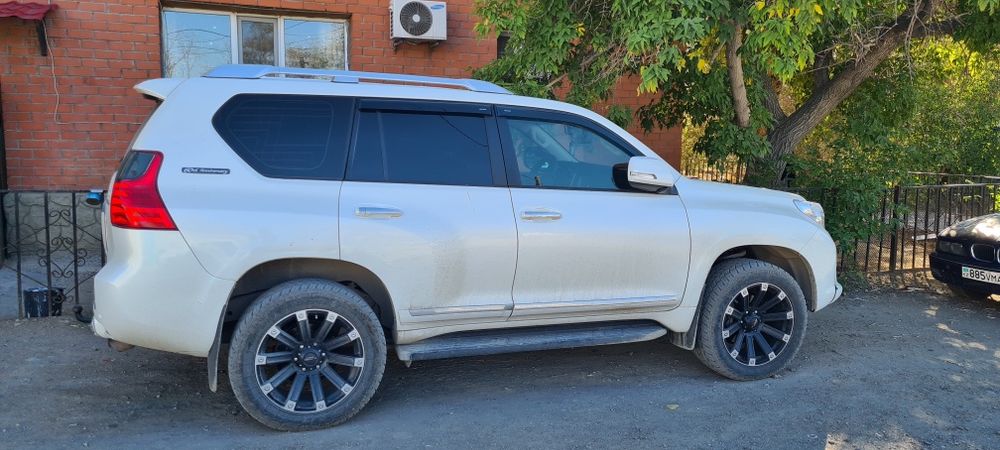 Шины с дисками R20 9x20/6x139.7 D110 ET10 4