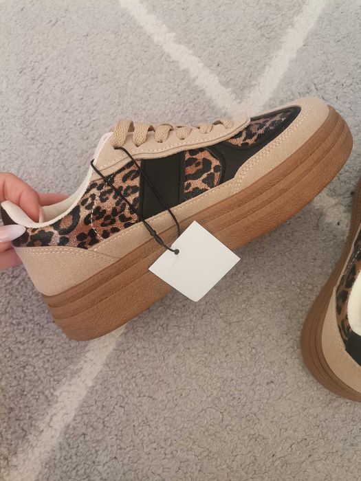 Спортни обувки MOHITO Чисто нови с етикет